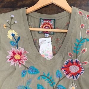 NWT Johnny Was Grace Flutter Sleeve Tee.